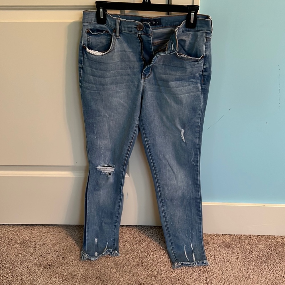 AEROPOSTALE ripped skinny jeans